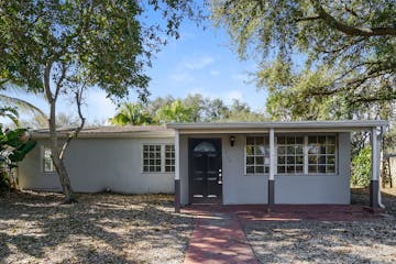 122 Allen Rd West Park, FL 33023